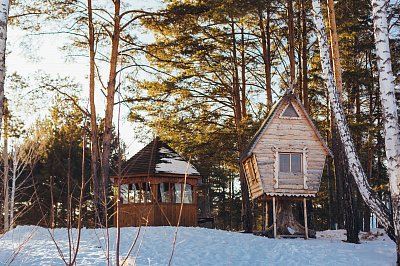 Беседки с мангальными зонами в горячем источнике Аван